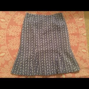 DR Sportswear eyelet leaf print skirt